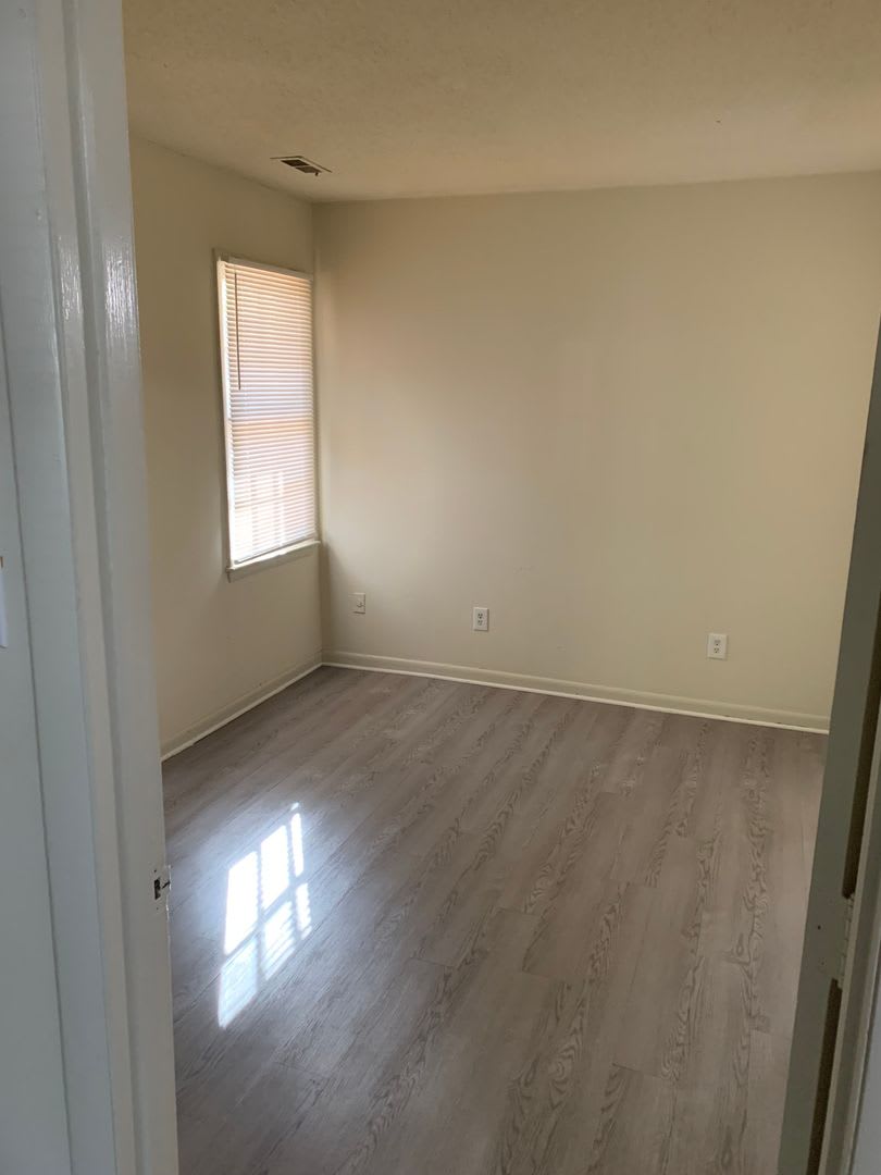 Limited Time Special One Month Free With 13 Month Lease Term And Security Deposit 500 Woodall Apartments 1 Bedroom Blocks From Ncsu Campus Pets Alowed – photo 3
