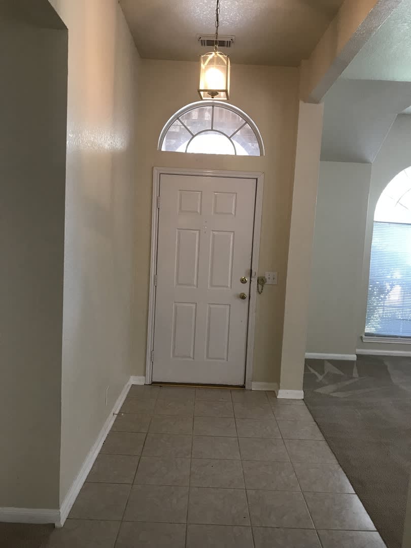 Welcome home to 2520 Crested Heights! – photo 2