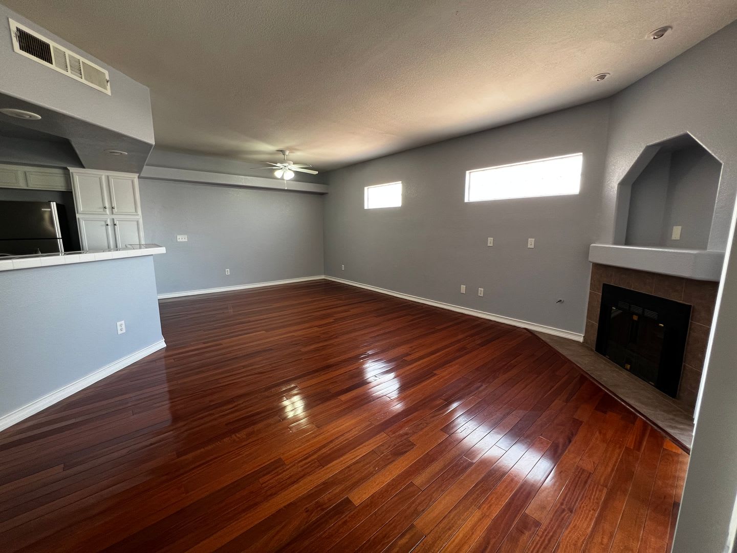 Charming Condo with Private Two-Car Garage in a Gated Community – photo 5