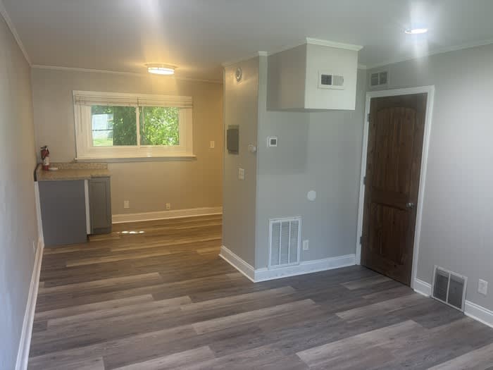 2407 Julia Avenue – photo 2