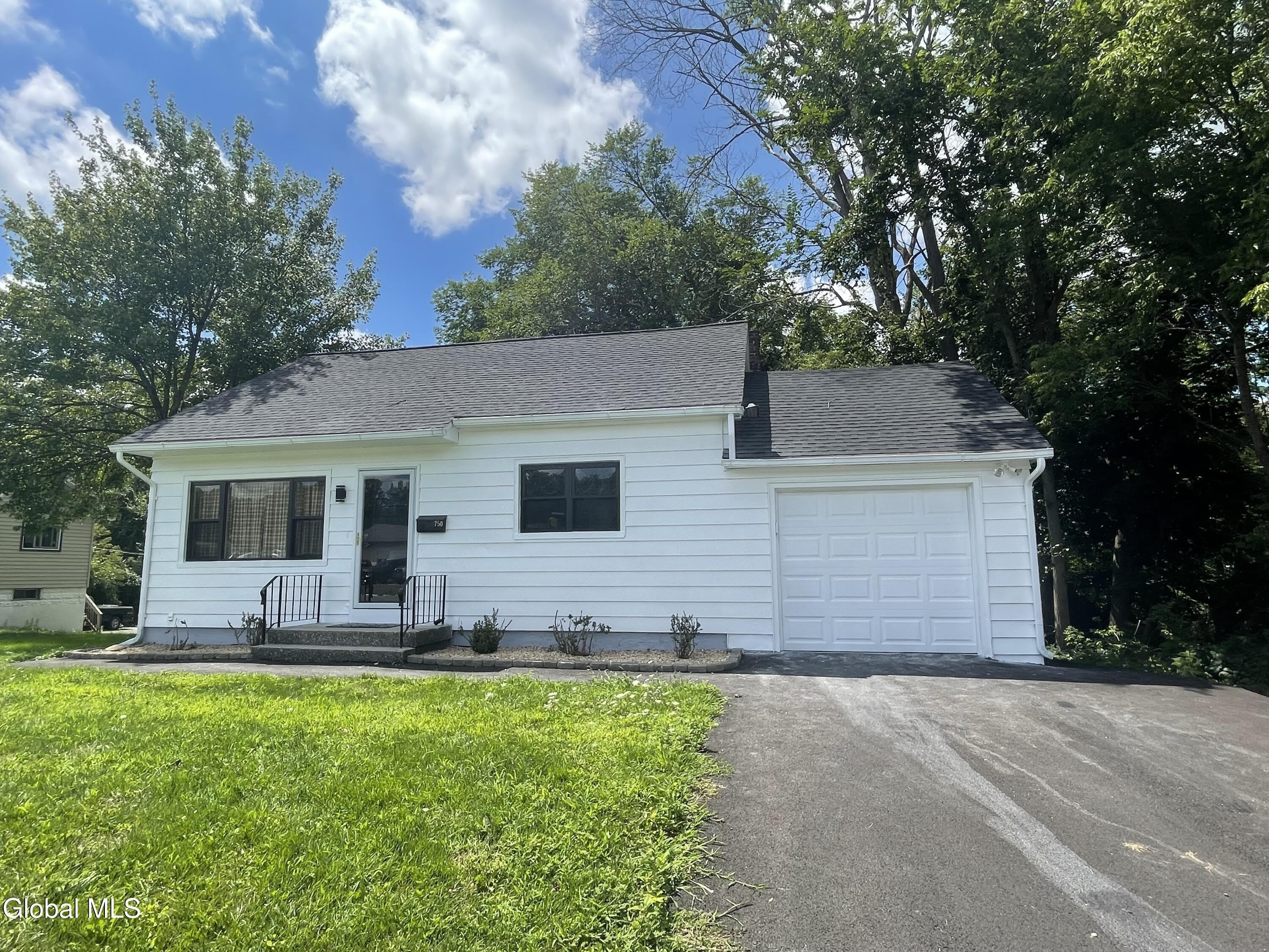 750 Columbia Turnpike – photo 2