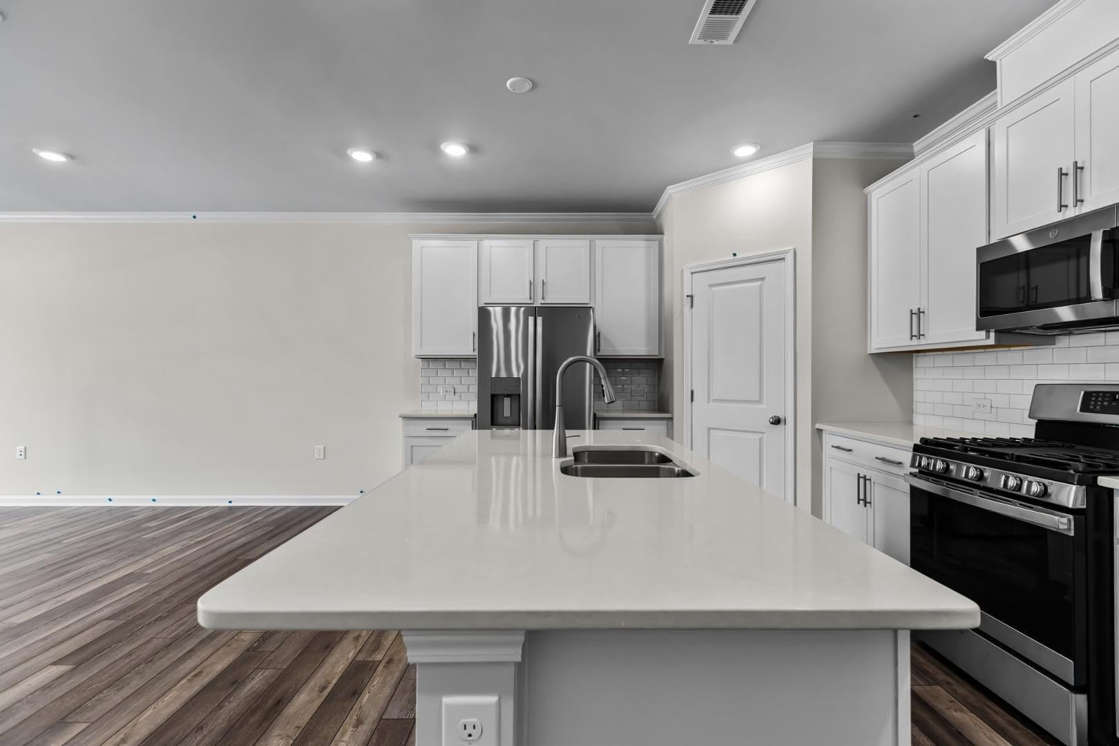 5104 Anamosa Street – photo 5