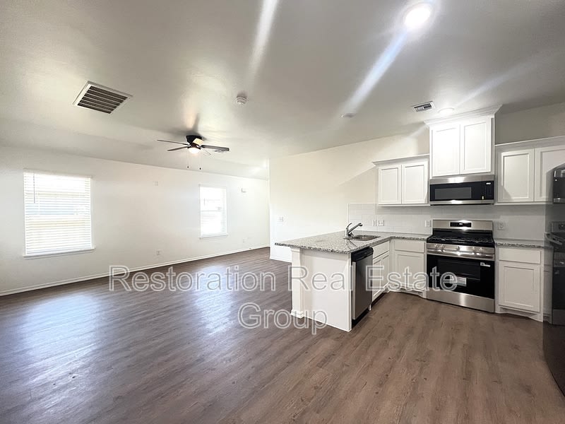 10622 SW 17th Ter – photo 4