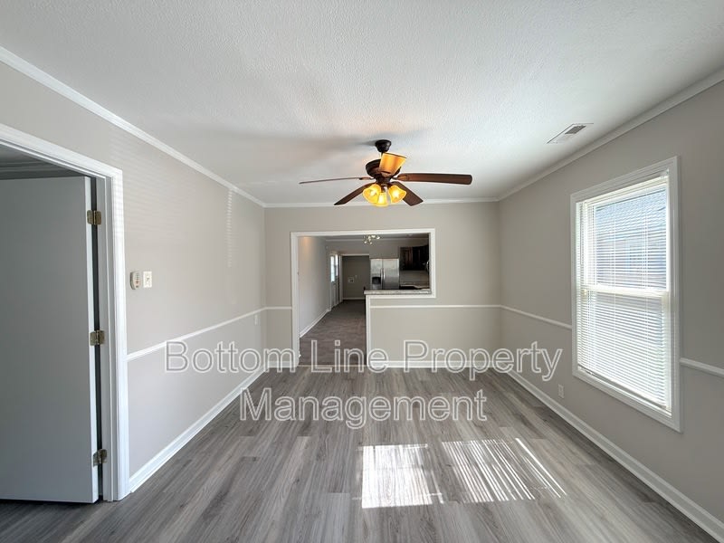 1024 E 10th St – photo 3