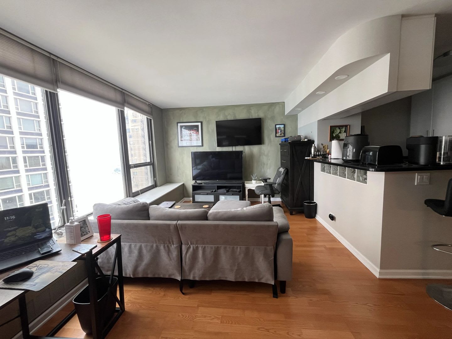 Gold Coast Fantastic 1Bd 1Bth Apartment For Rent – photo 3
