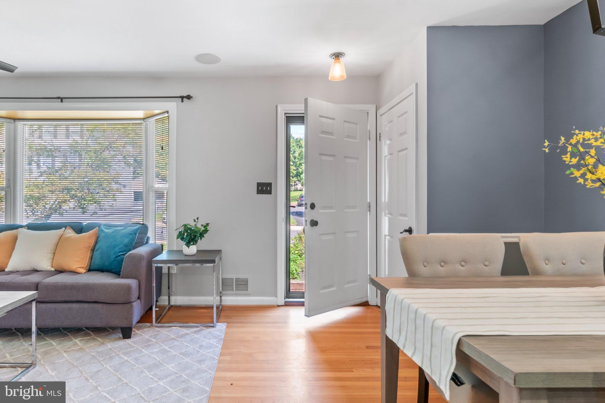 2823 SUPERIOR Avenue – photo 2