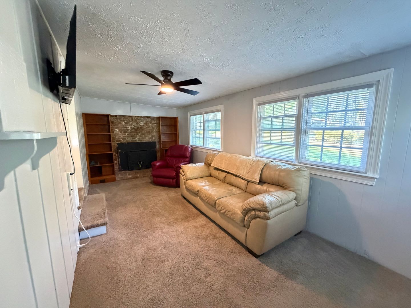Your Home Away from Home—Fully Furnished &amp; All-Inclusive – photo 3