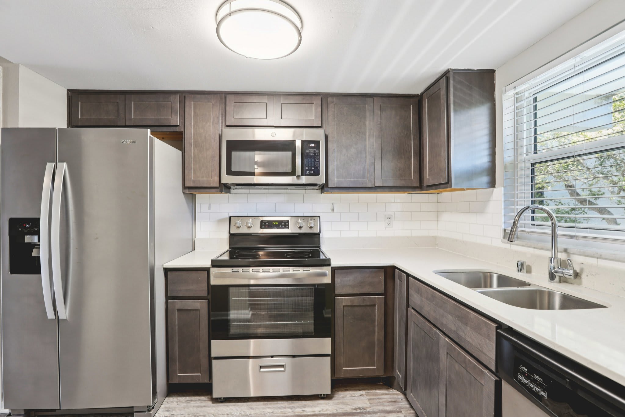 Sand Cove Apartments – photo 3
