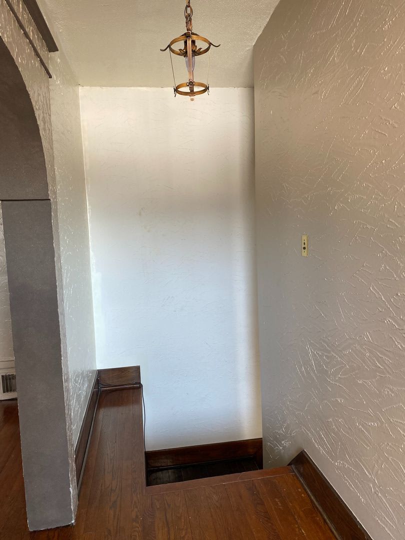 Three Bedroom 1/2 Duplex in Alton – photo 2