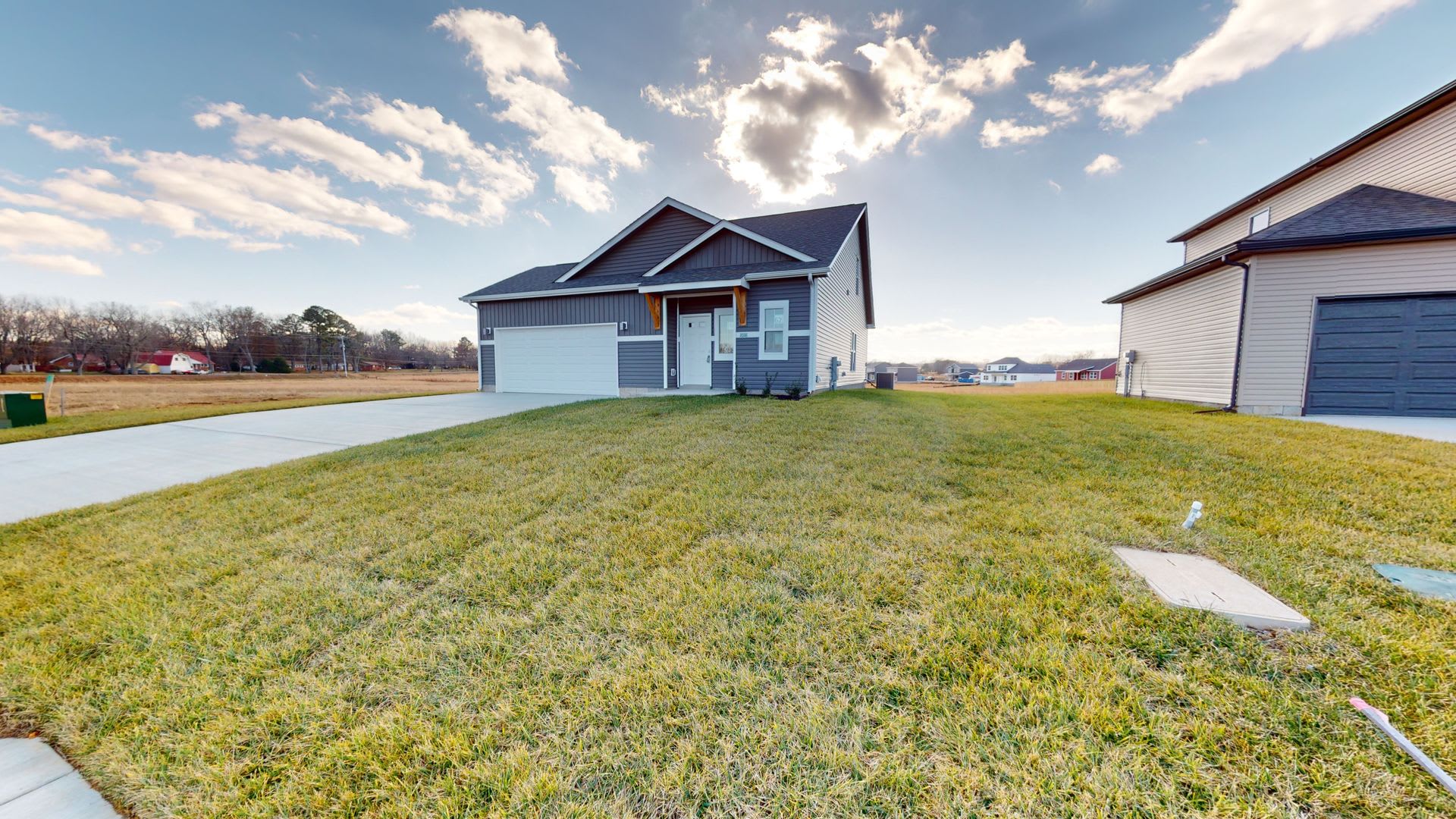 Modern Comfort, Great Location, and Pet-Friendly Living – photo 2