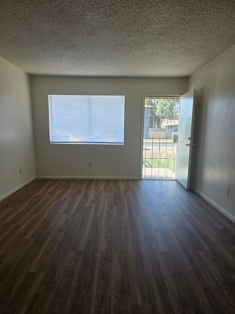 516 Lincoln Ave House – photo 2