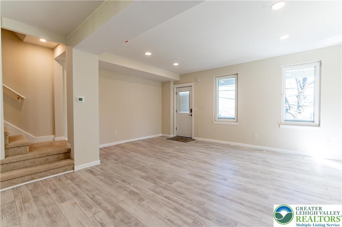 1156 William Street – photo 3