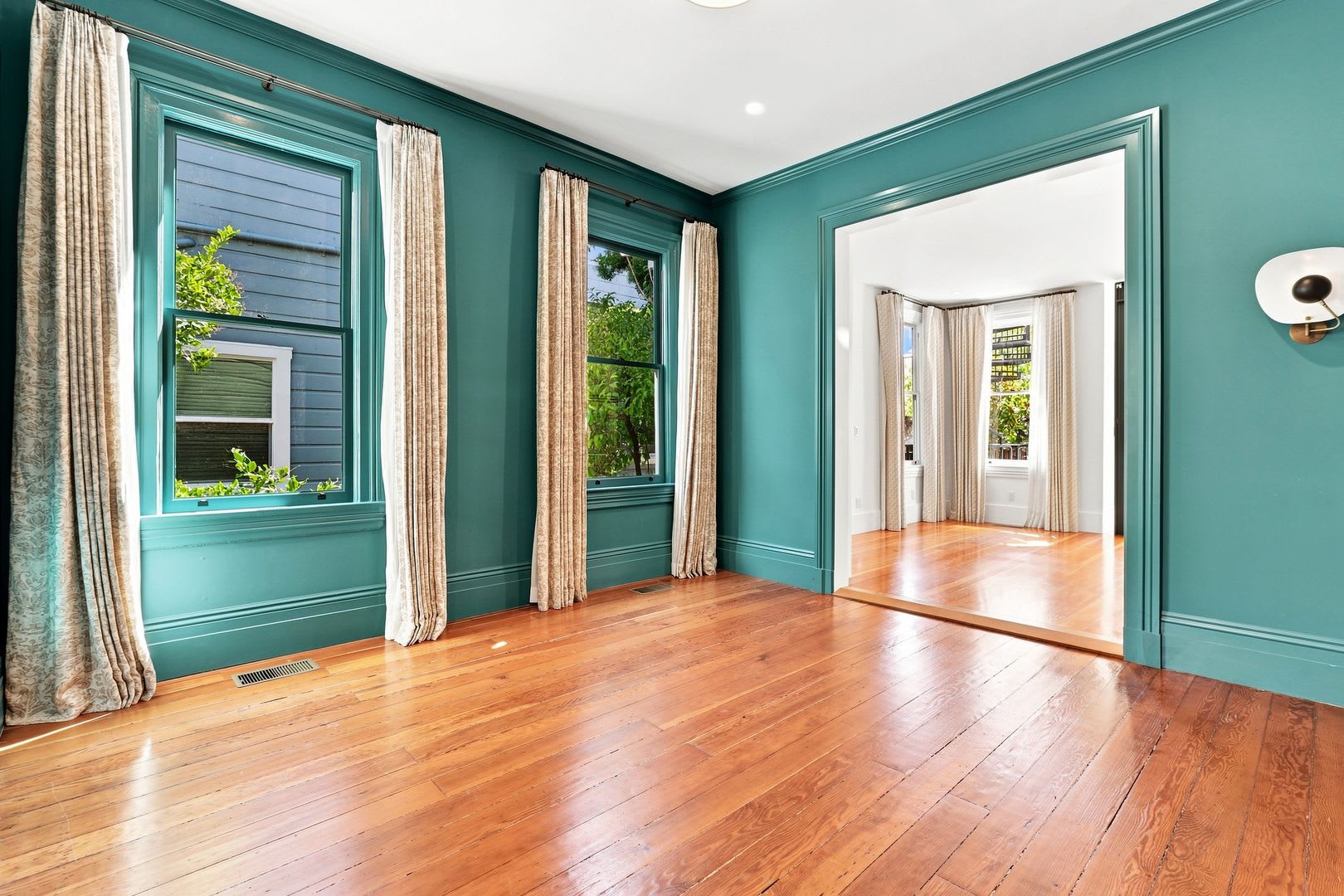 Beautifully Updated Three Bedroom Plus Bonus Room Home In The Mission Please Contact For Showing Schedule – photo 5