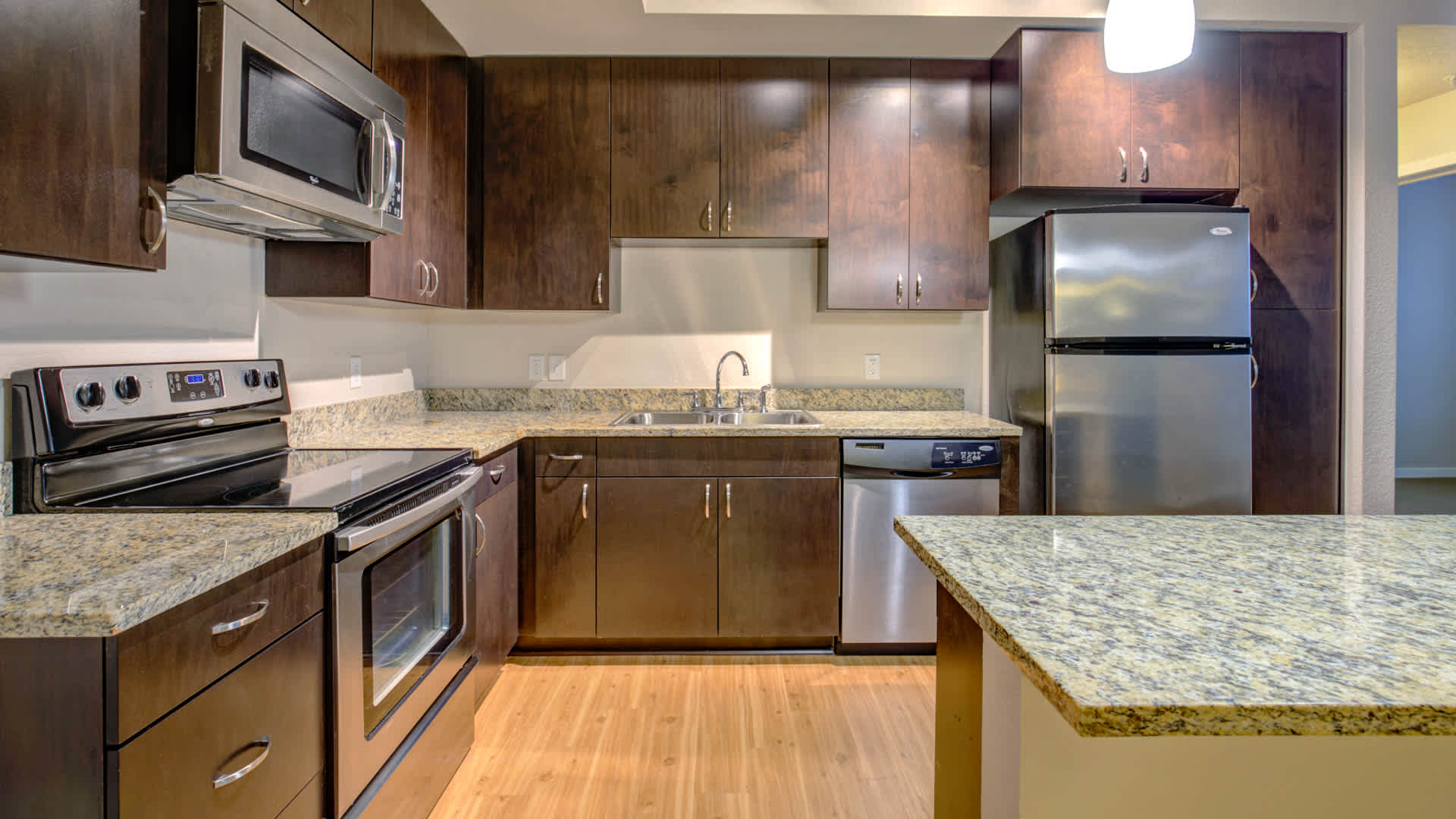 Arbour Square Apartment – photo 2