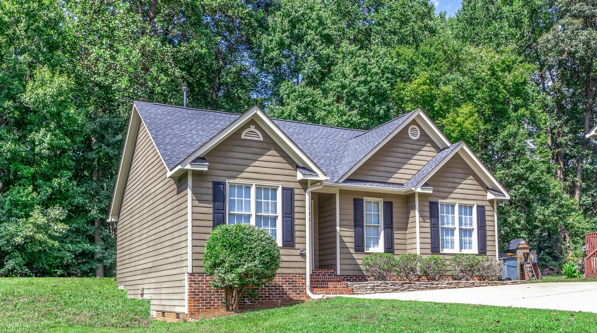 Charming 3 Bedroom Home – photo 3