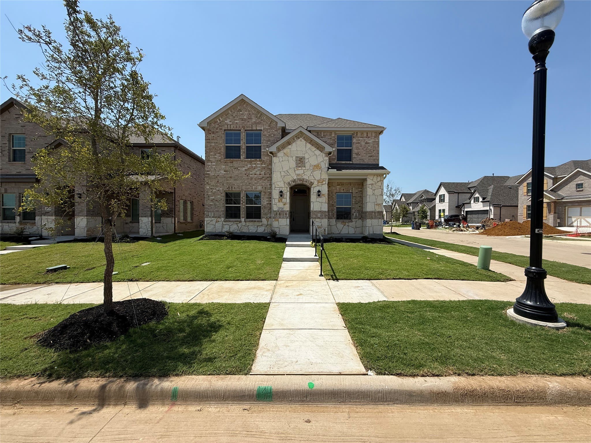 2724 Mexia Lane – photo 1