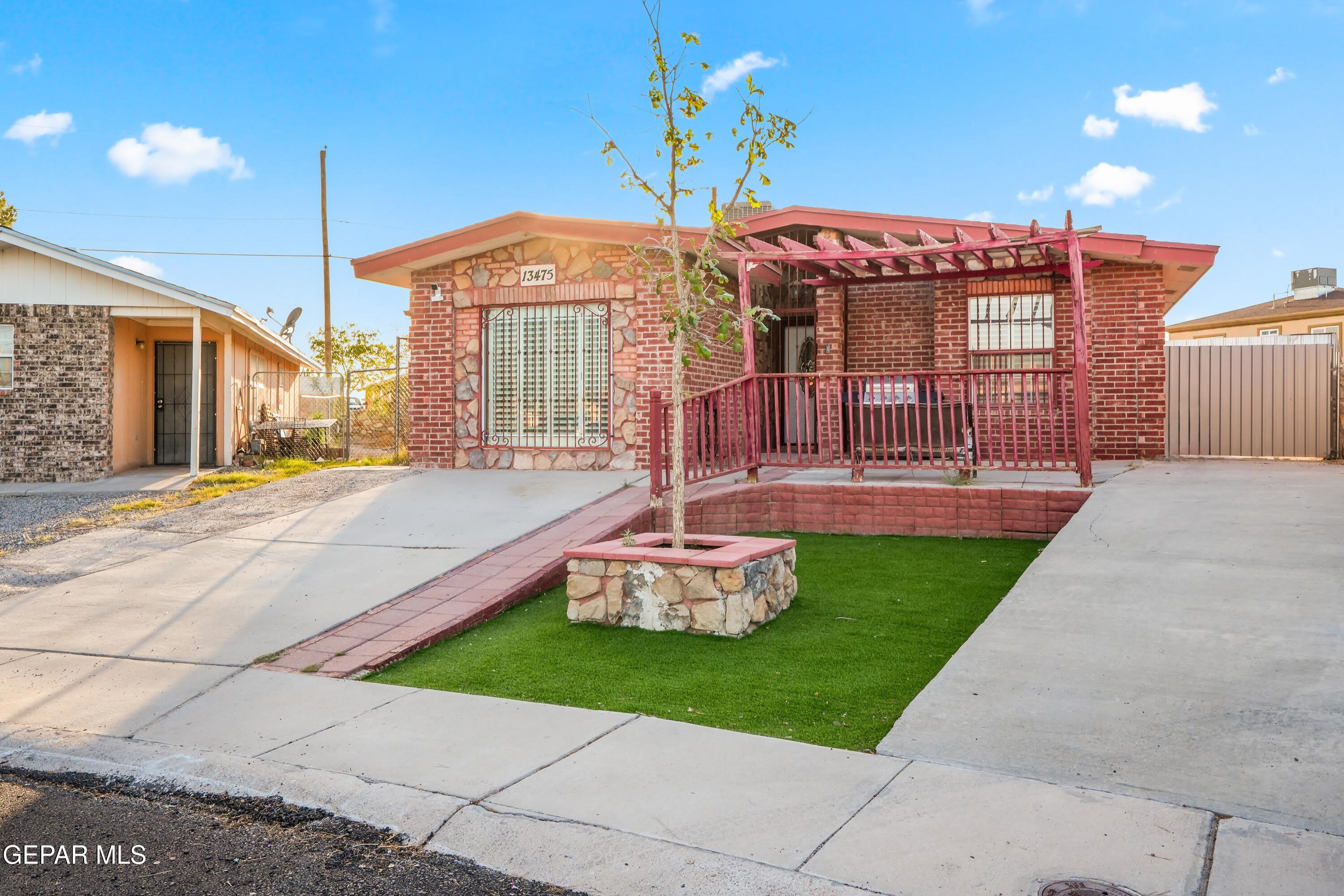 13475 Sunset Hills Drive – photo 2