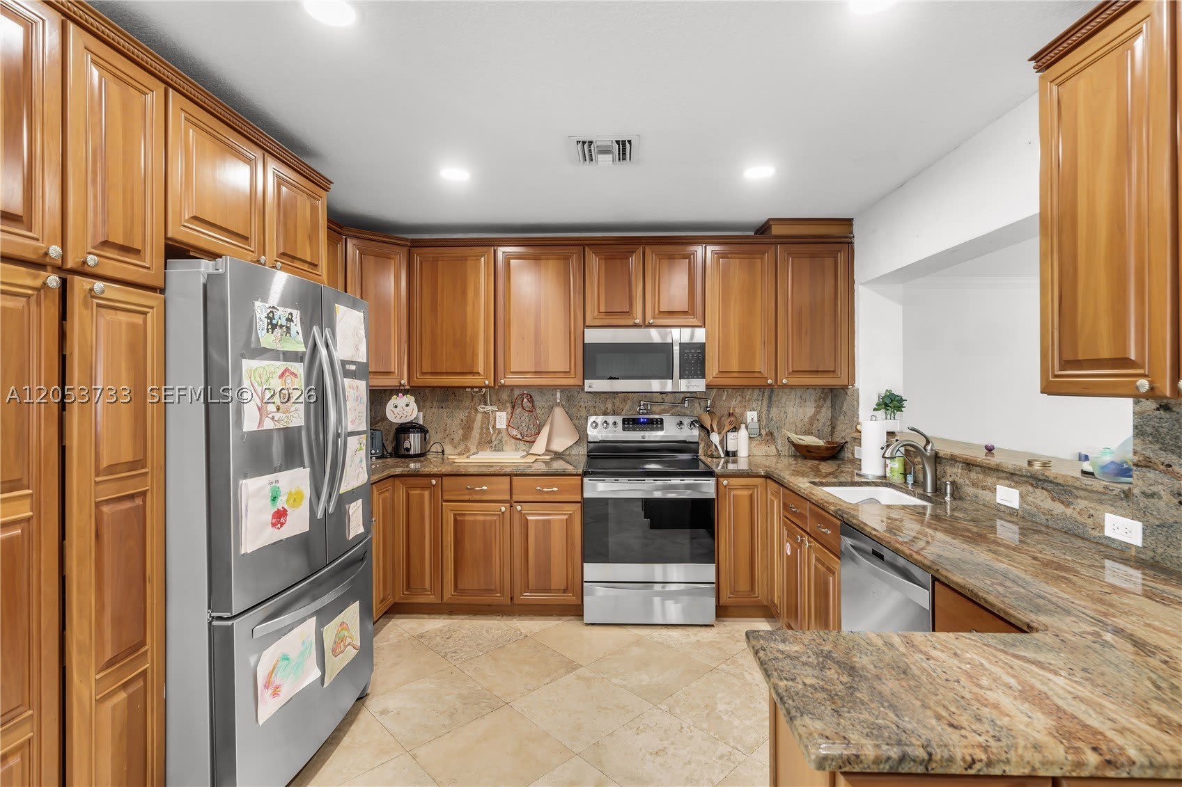 2424 NE 18th Ave – photo 5