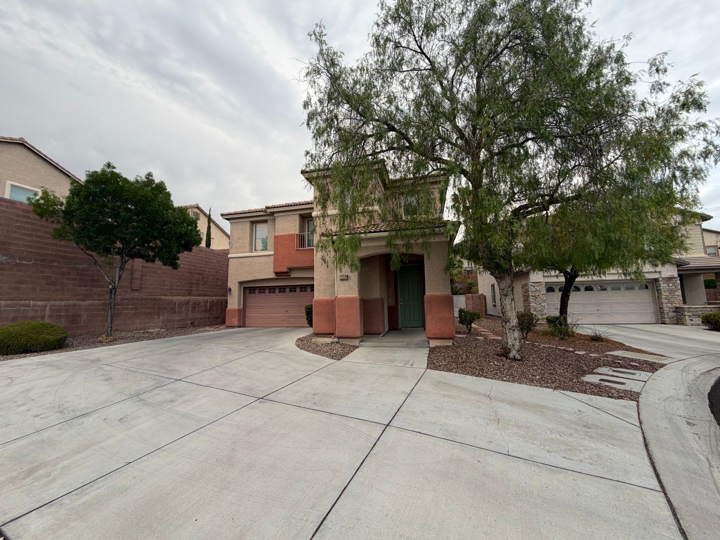 LAS VEGAS TWO STORY HOME WITH 4 BEDROOMS!! – photo 2