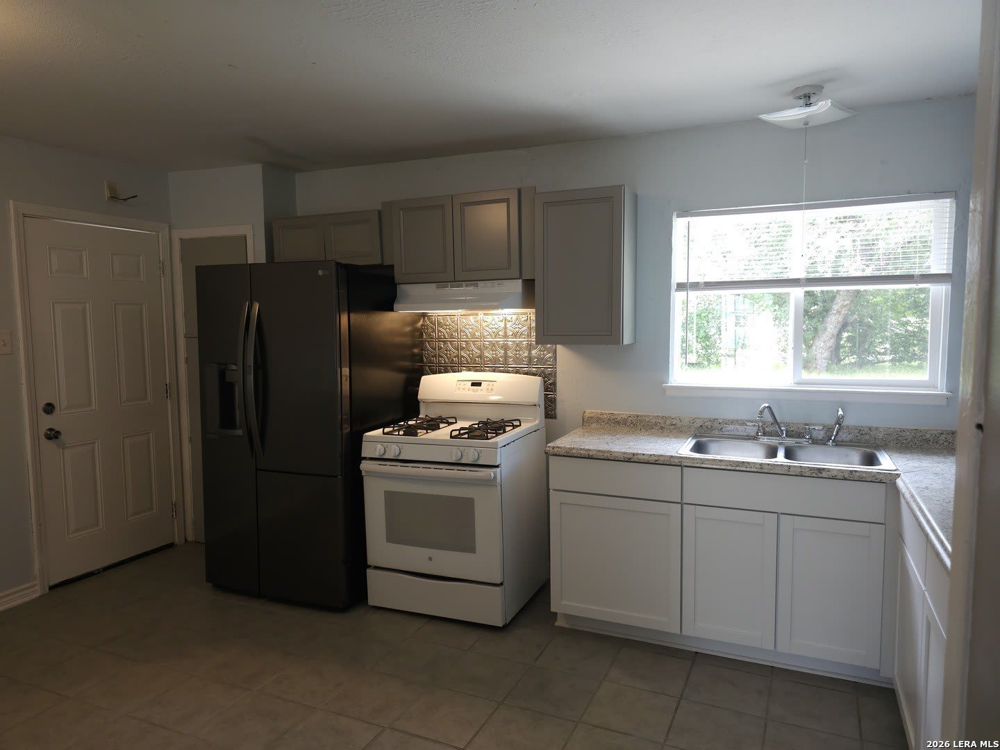 5619 Stonybrook Dr – photo 5