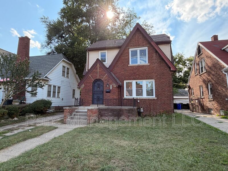 14869 Freeland Street – photo 3