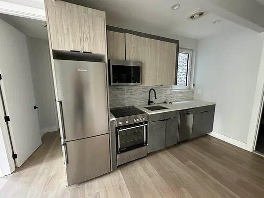 459 East 135th Street – photo 1