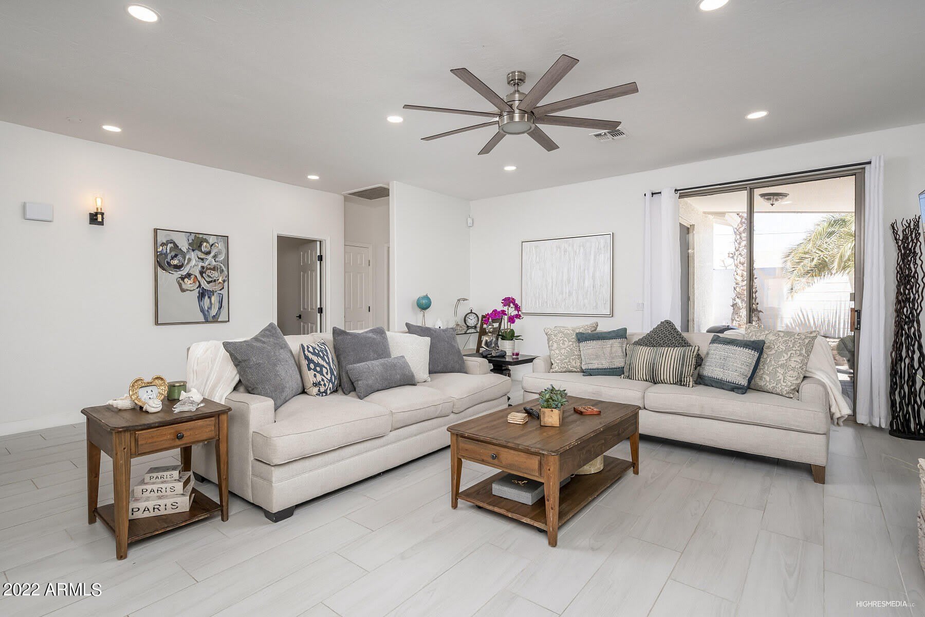 1036 E SUSAN Lane – photo 2