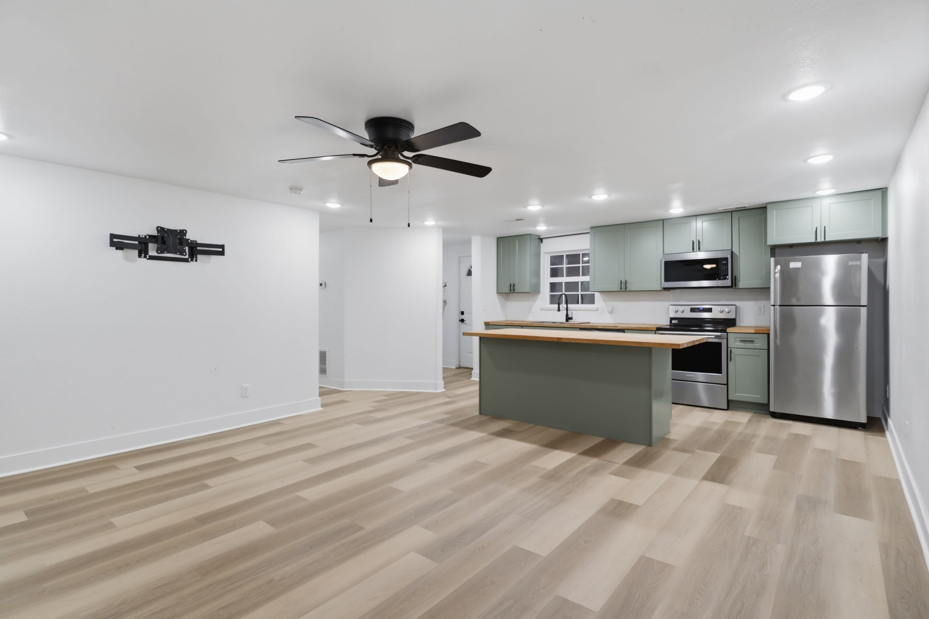 526 Wilmore Road – photo 3