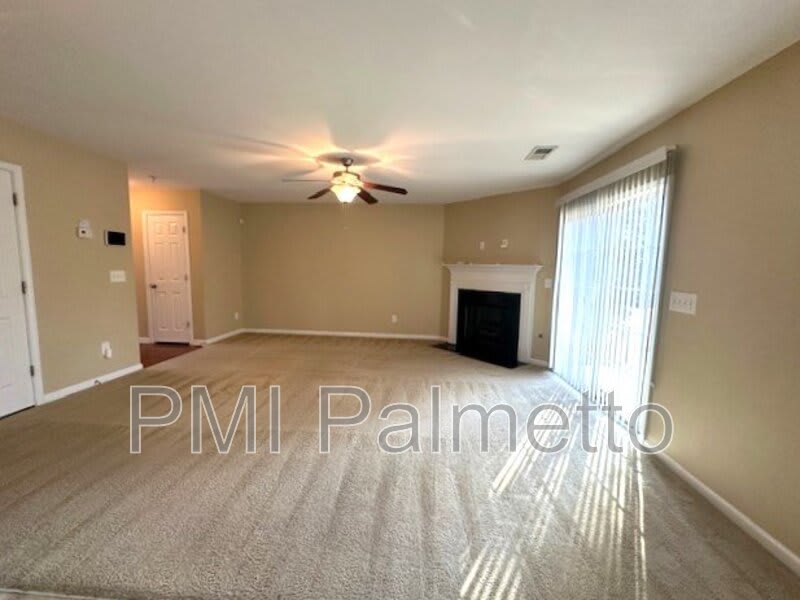 414 Hawkeye Ct – photo 3