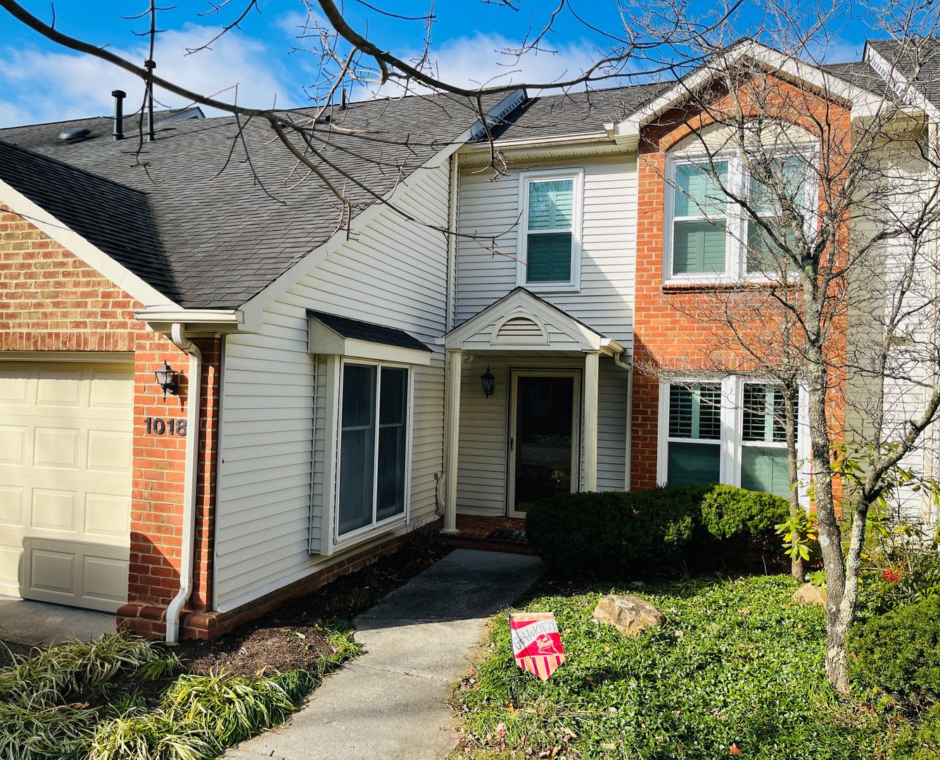 Upscale 3 Bedroom 2.5 Bath Townhouse – photo 1