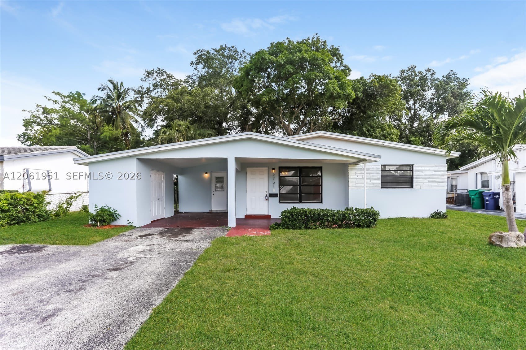 3751 NW 9th Ct – photo 1