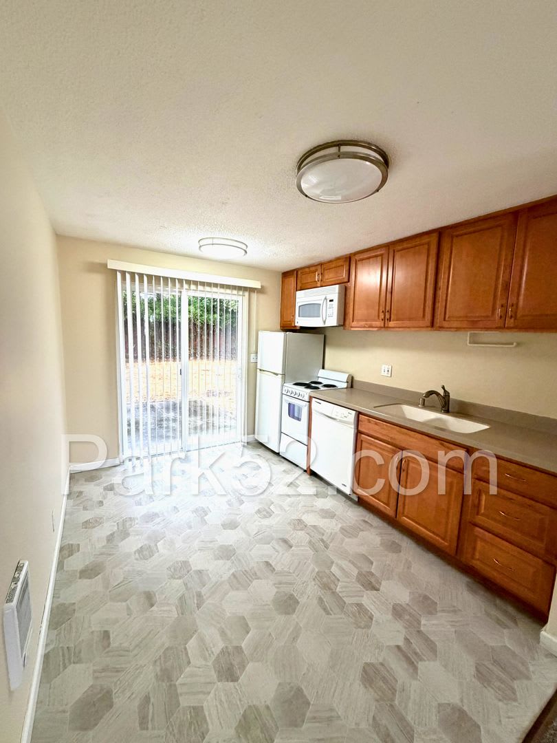 1St Full Month S Rent Free Tacoma Area 2 Bedroom 1 Bathroom Duplex – photo 5