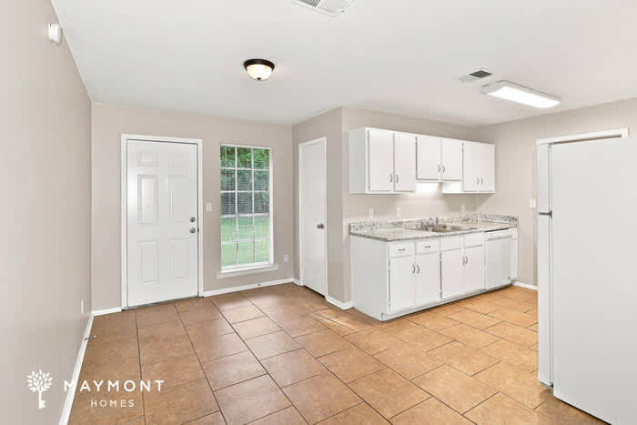 813 North Burbank Drive – photo 5