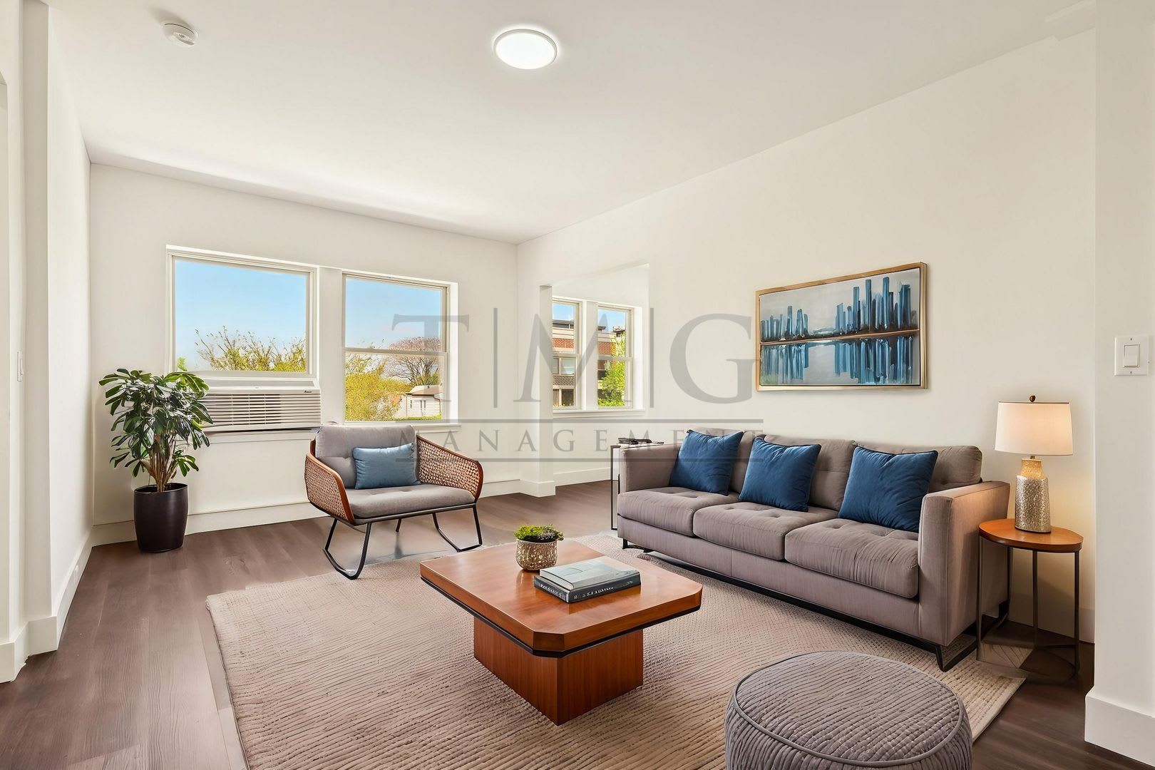 2 Bed in Andersonville with Italian Finishes, Natural Light & In-Unit Laundry! – photo 1