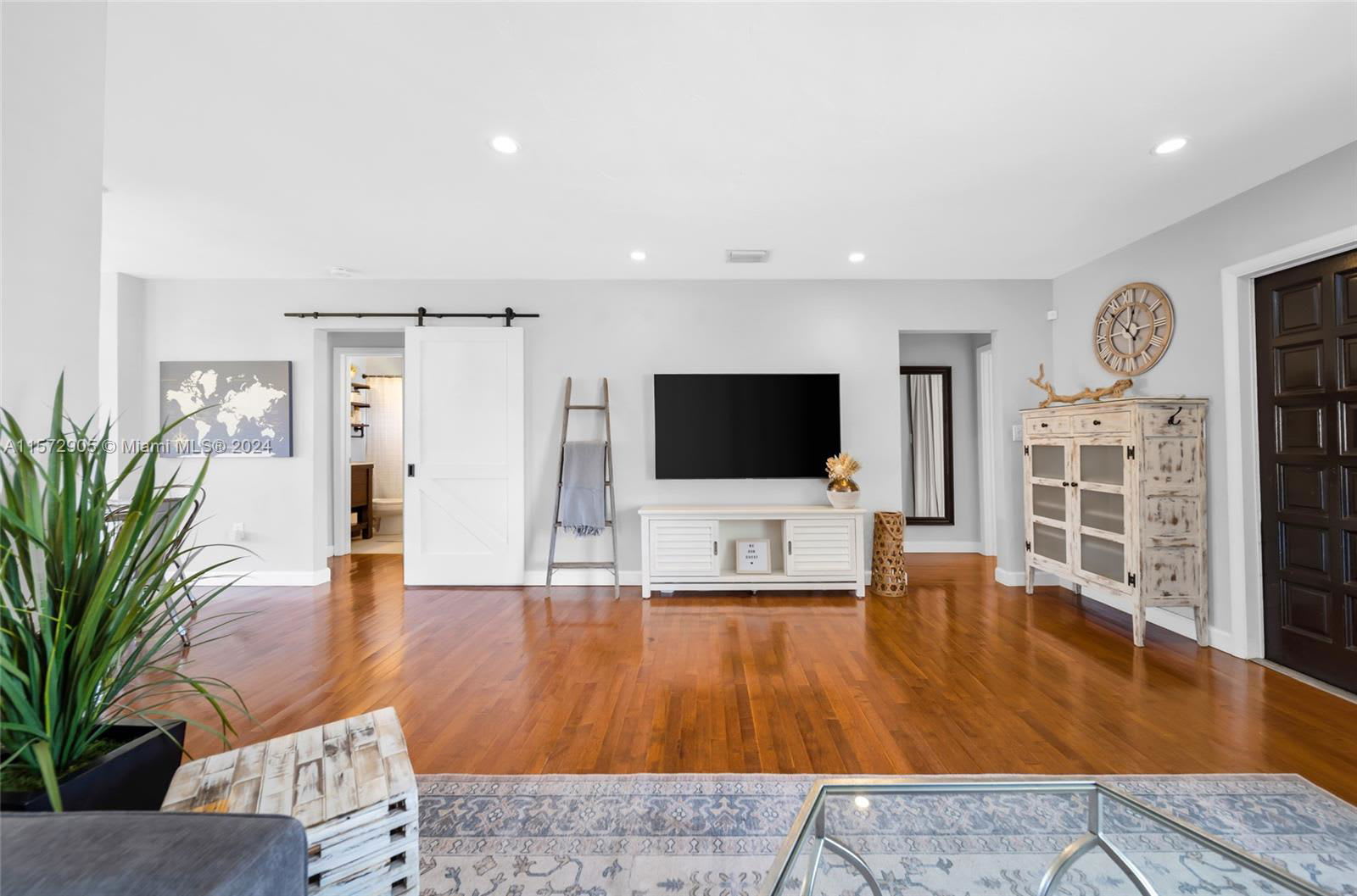 1421 Northeast 41st Street – photo 5