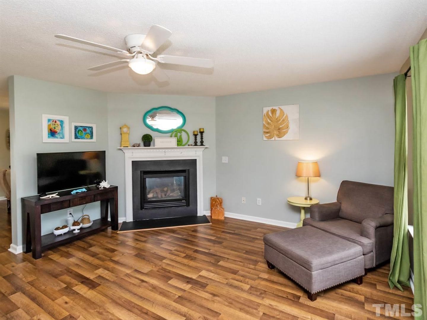 Room in 3 Bedroom Home at Spindlewood Ct – photo 2