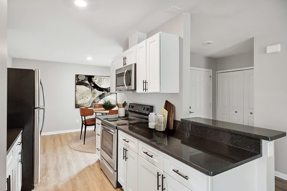 83 West – photo 5