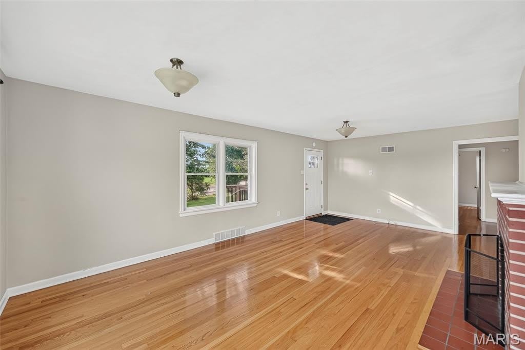 105 N Elm Street – photo 5