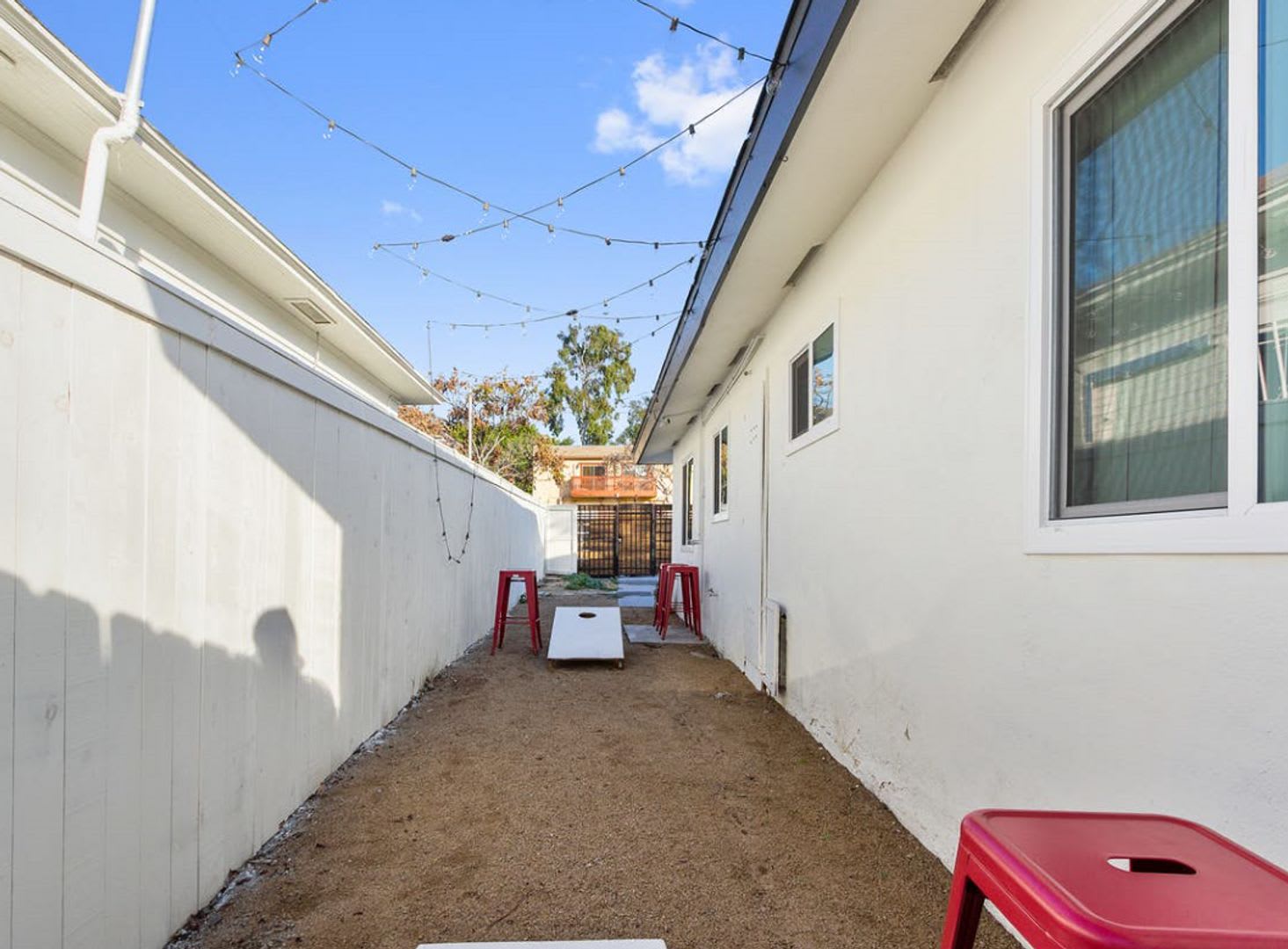 Downtown Modern Smart Home – photo 3