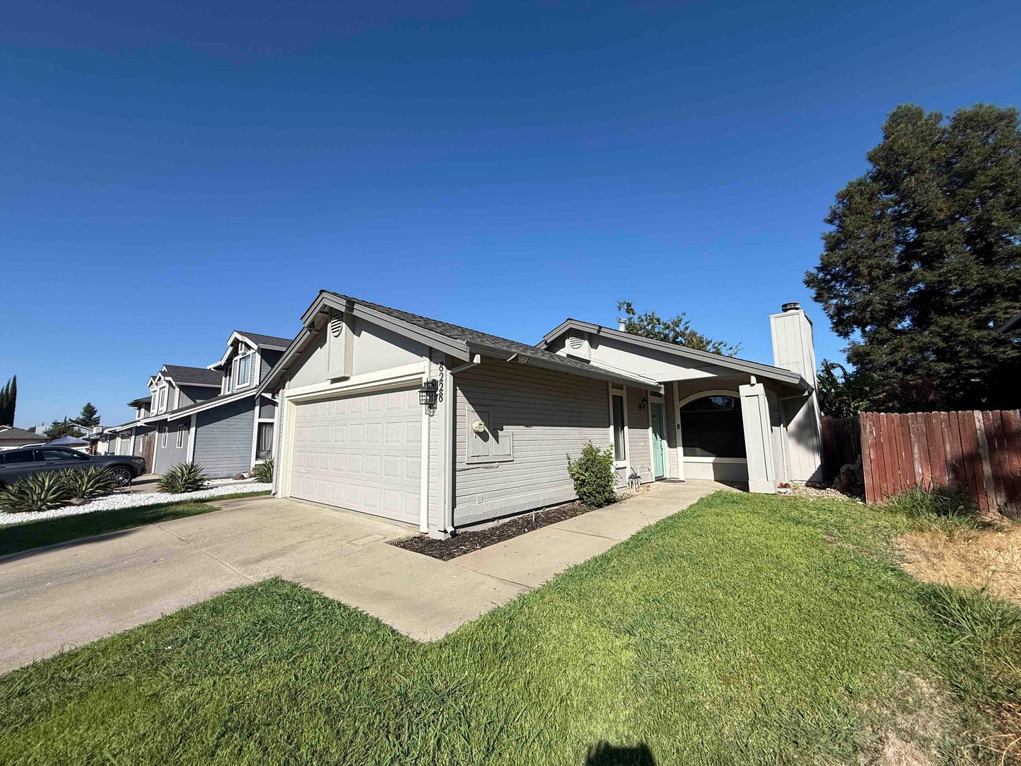 Great Antelope Home Located On a Court – photo 1