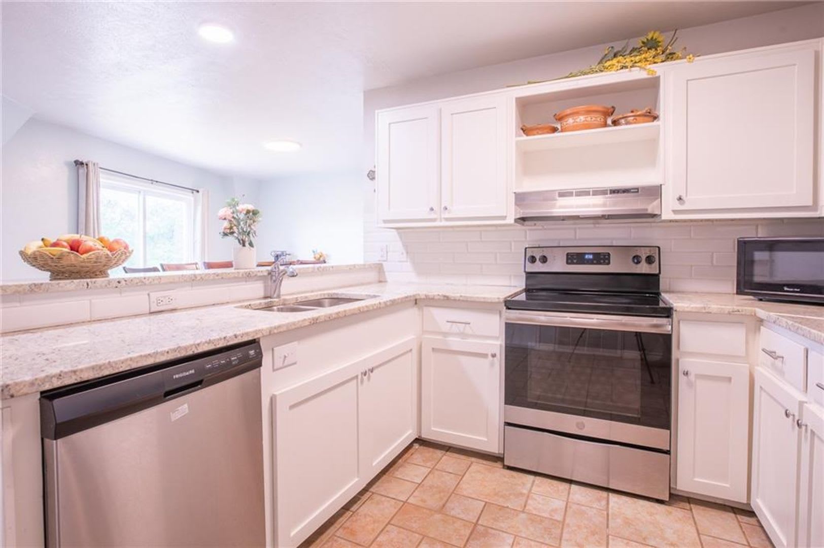 One Of A Kind Dome Home Near Dick Kleberg Park Kingsville – photo 2