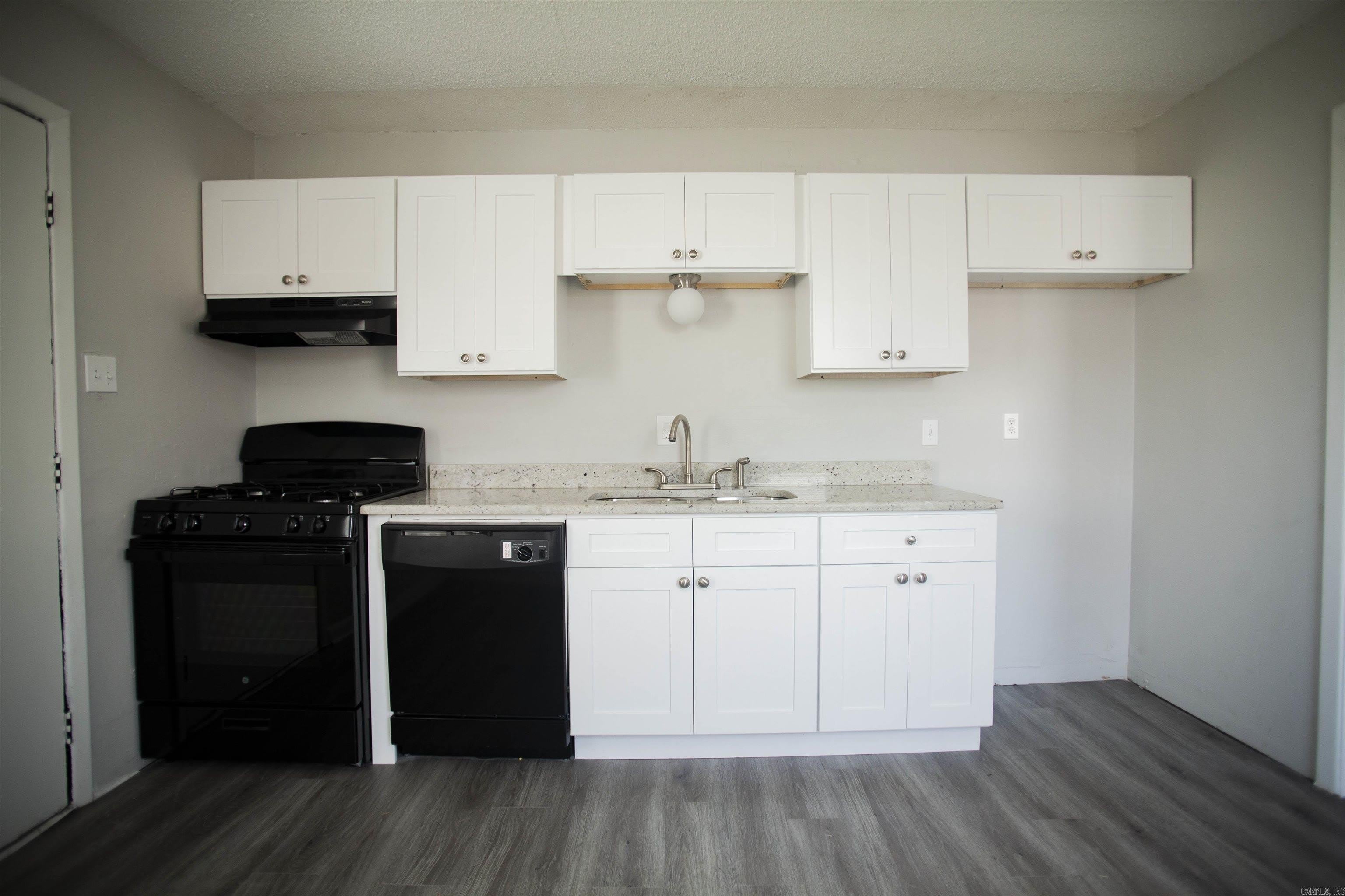 1108 E 11Th Street – photo 3