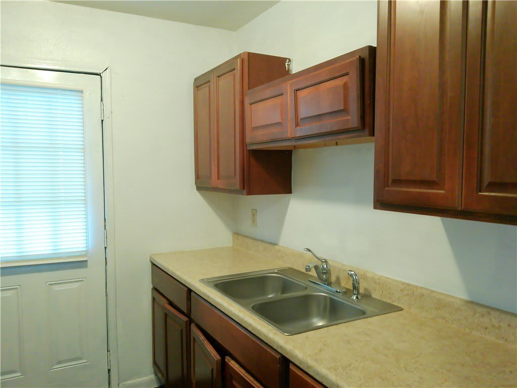 4326 Vestal Street – photo 4