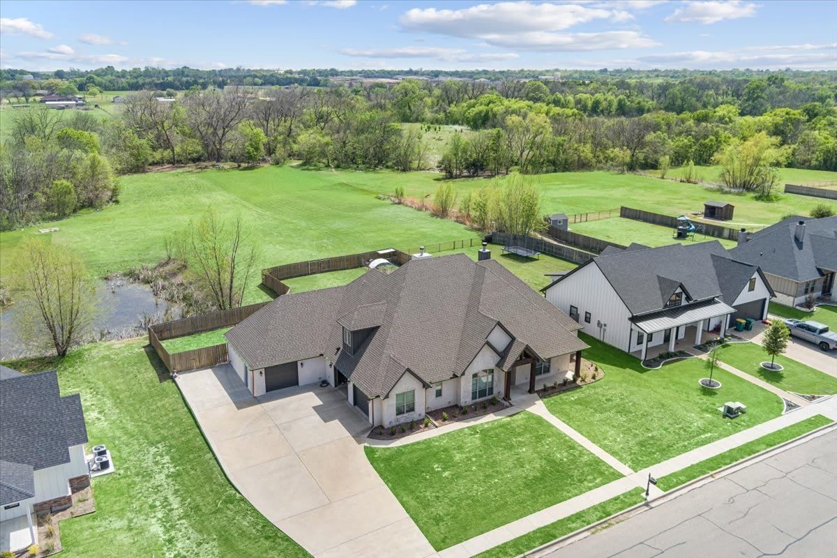 1024 Cecilia Court – photo 4