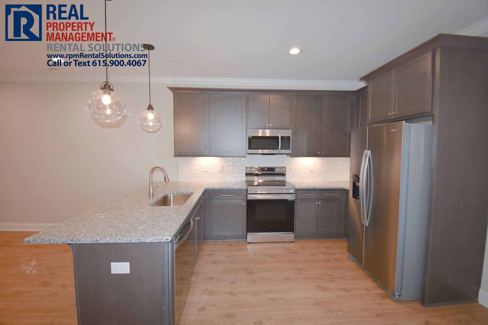 Luxury 2BR townhome in the heart of Murfreesboro- neighborhood pool, hi-speed internet included! – photo 4