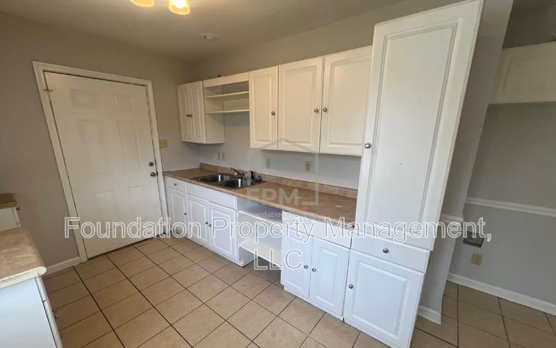 4498 Suncrest Drive – photo 3