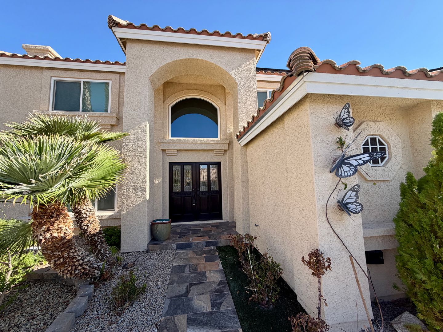 Spacious Henderson Home with Private Pool, 3 Fireplaces, & Modern Upgrades – photo 2