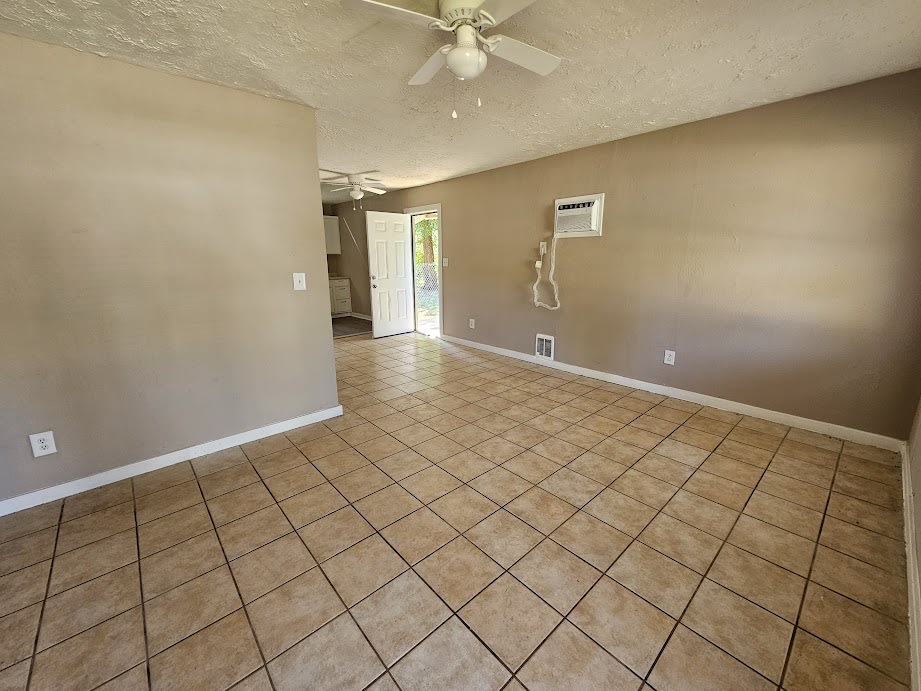 3328 NE 12th St – photo 4