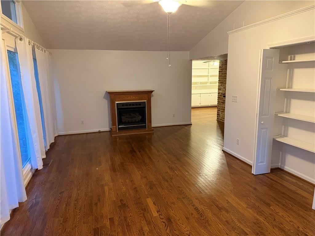 2022 Woodbine Terrace – photo 5