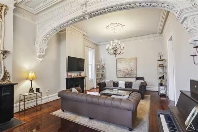 1229 ANNUNCIATION Street – photo 2